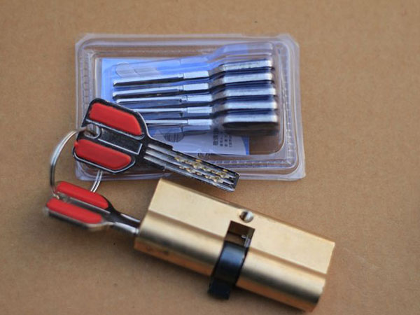 荥经24小时上门开锁公司